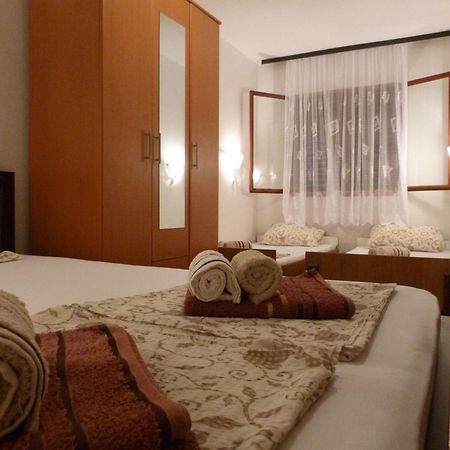 Apartments Aleksic Sutomore Bagian luar foto
