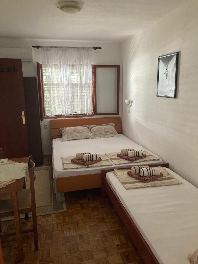 Apartments Aleksic Sutomore Bagian luar foto