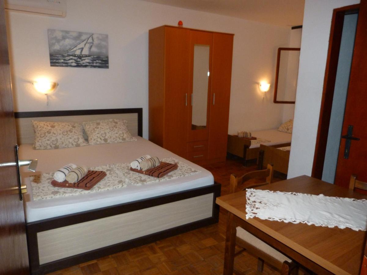 Apartments Aleksic Sutomore Bagian luar foto