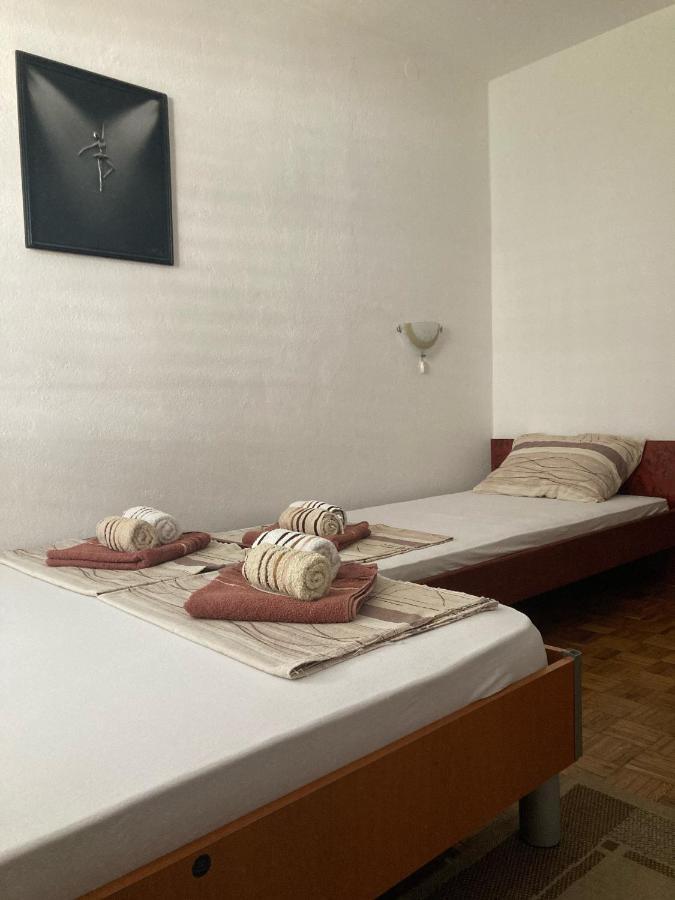 Apartments Aleksic Sutomore Bagian luar foto