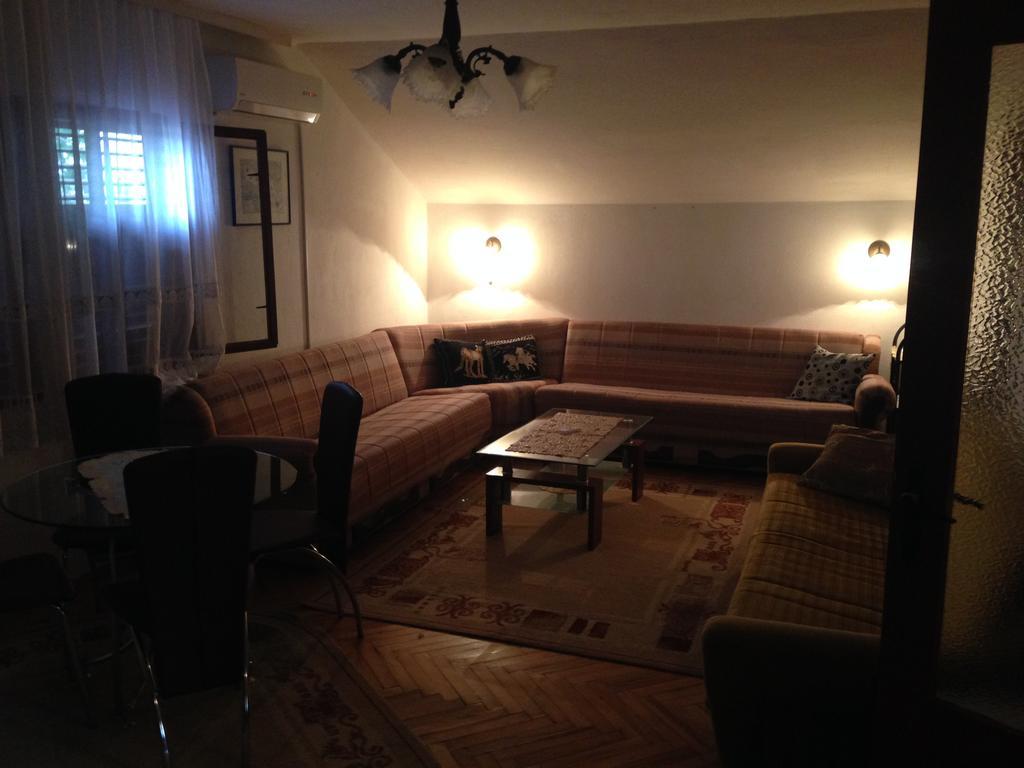 Apartments Aleksic Sutomore Bagian luar foto