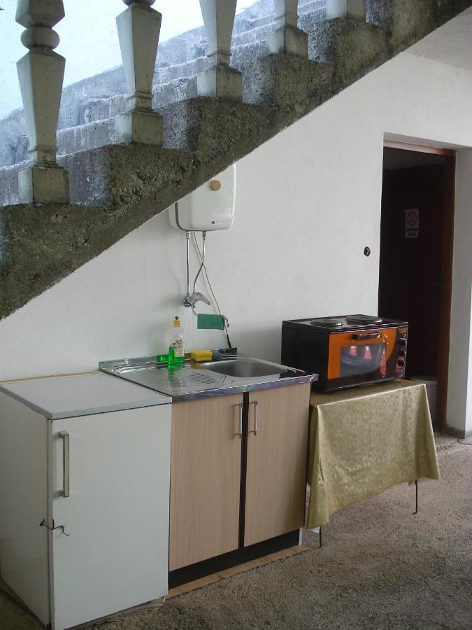 Apartments Aleksic Sutomore Bagian luar foto